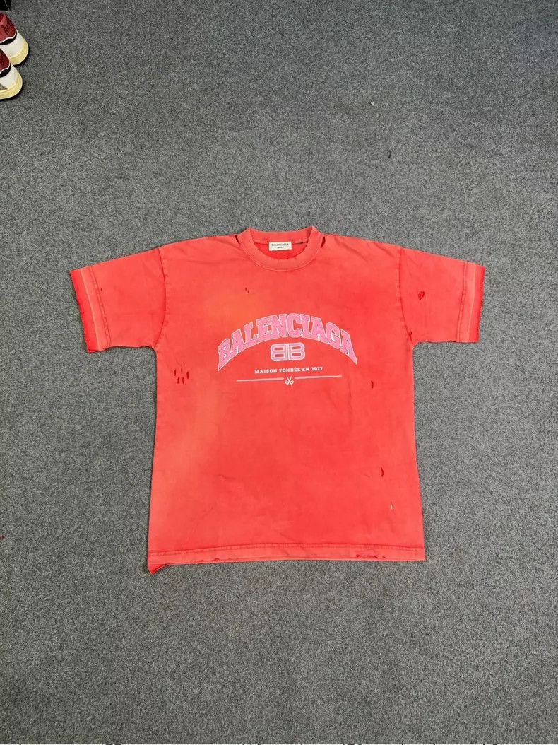 Balenciaga Balenciaga Broken short sleeve size m Size US M / EU 48-50 / 2 - 1 Thumbnail