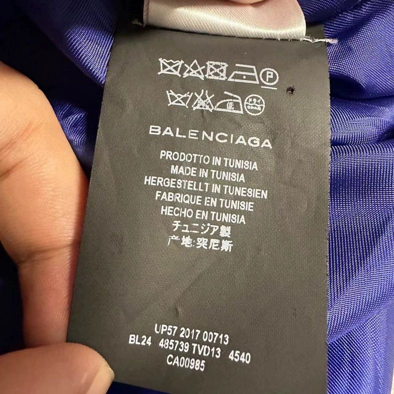 Balenciaga Balenciaga Blue letter logo down vest 2502-Nextarrow Size 48R - 7 Thumbnail