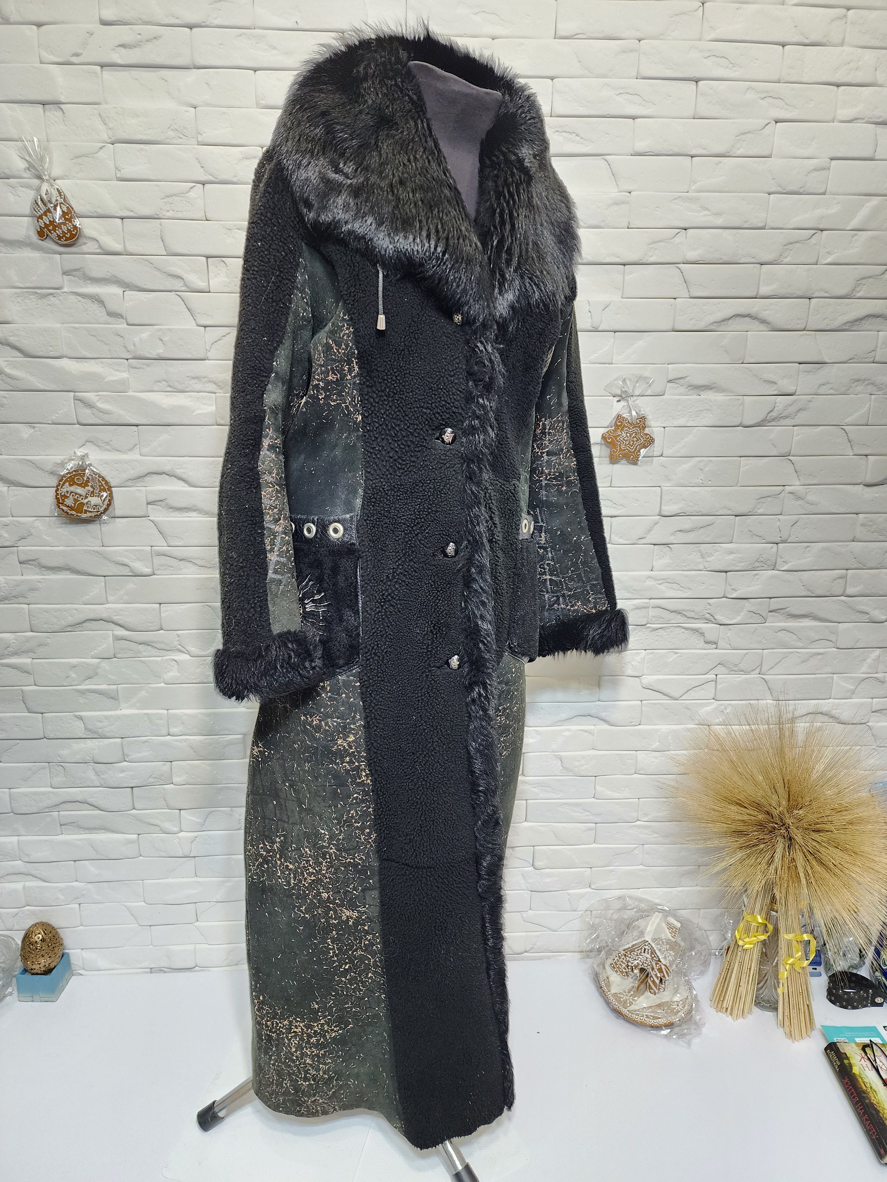 Furla Black Sheepskin Coat: Women's Fur Coat , Button Front Size L / US 10 / IT 46 - 3 Thumbnail