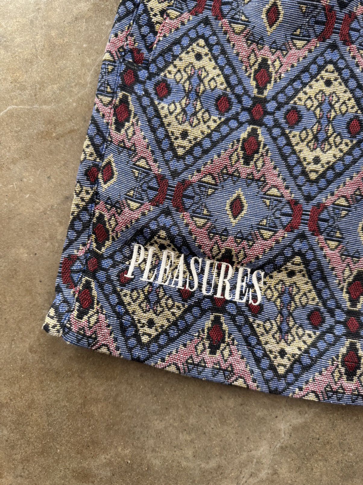 Pleasures Pleasures Coffer Short Large Size US 34 / EU 50 - 4 Thumbnail