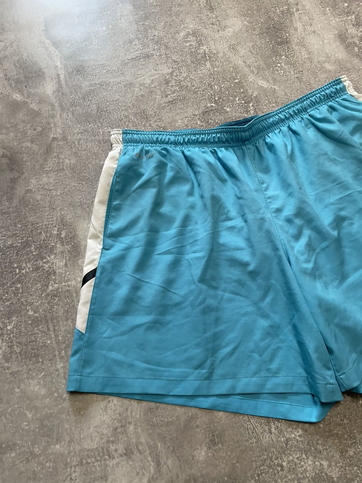 Nike Vintage Nike Dri-Fit Running Shorts Size XL Size US 36 / EU 52 - 4 Thumbnail