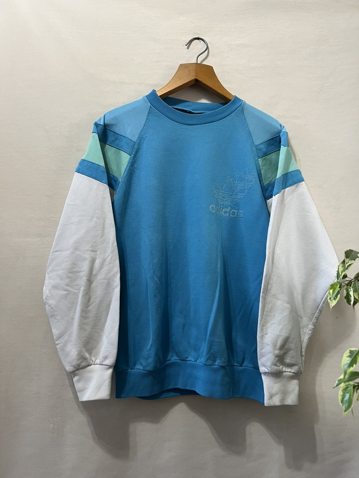 Adidas Vintage Adidas Sweatshirt Fitted Y2K 90s USA Sweater Basic Size US L / EU 52-54 / 3 - 1 Thumbnail