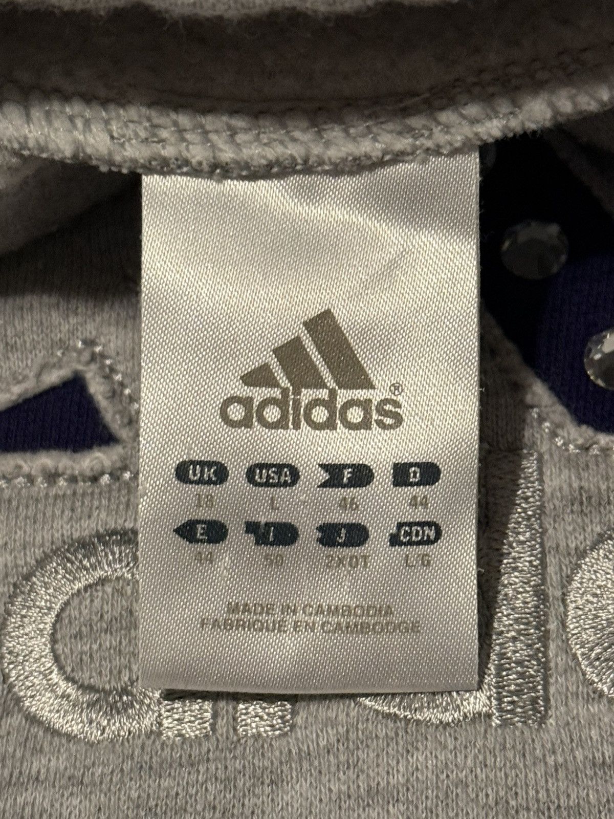 Adidas Vintage Adidas Rhinestone Logo Hoodie Grey Large Size US L / EU 52-54 / 3 - 3 Thumbnail