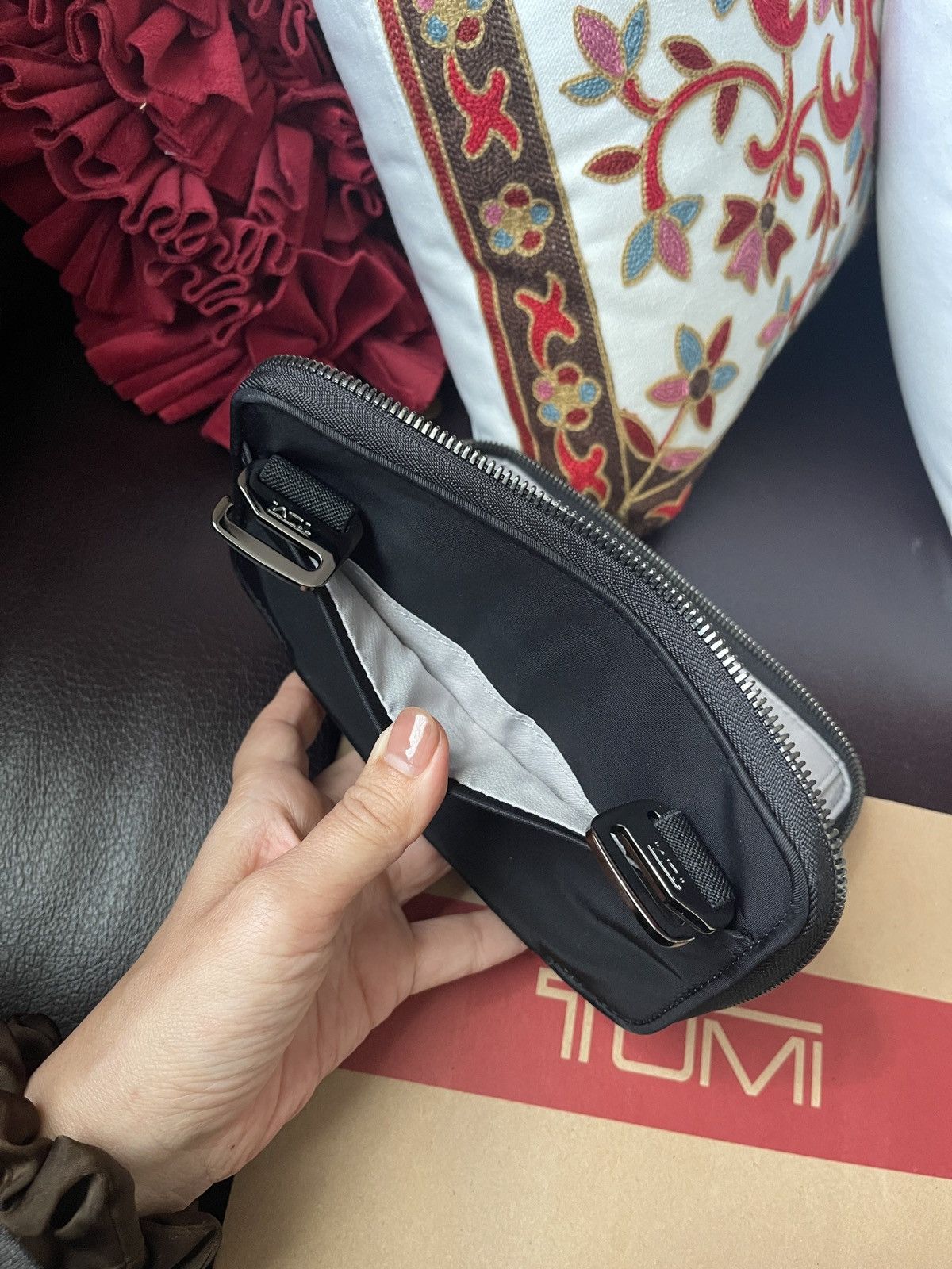 Tumi NWT TUMI Voyageur Small Zip Around Organizer Wallet Black Size ONE SIZE - 6 Thumbnail
