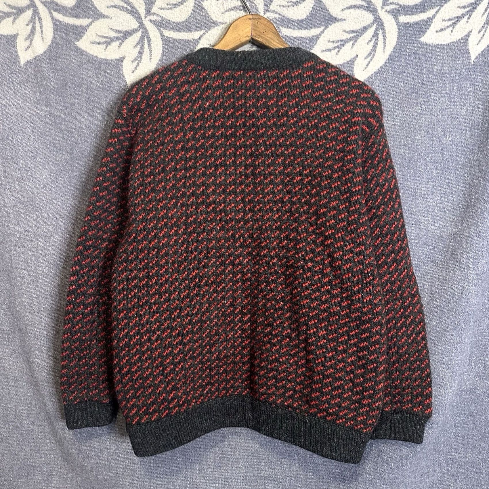 Vintage VINTAGE L.L. Bean Cardigan Sweater Wool Rayon Birds Eye Red Womens Large Norway - Round Neck, Heavyweight, Button, Long Sleeve, Regular Fit Size L / US 10 / IT 46 - 4 Thumbnail
