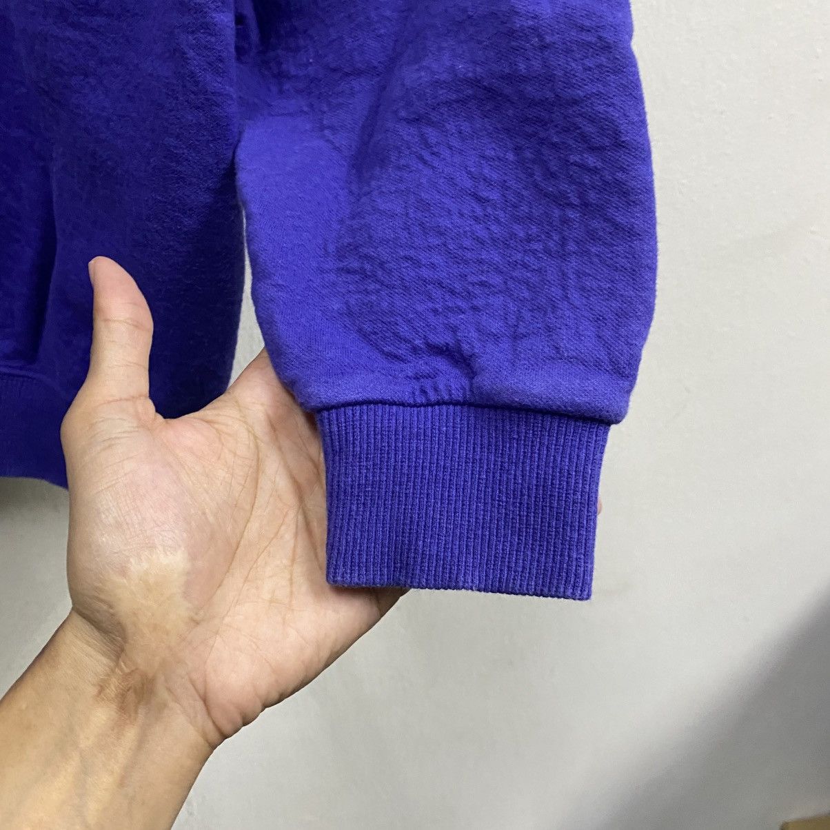 Gianni Valentino VTG Gianni Valentino purple crewneck sweatshirt embroid logo Size US XS / EU 42 / 0 - 7 Thumbnail