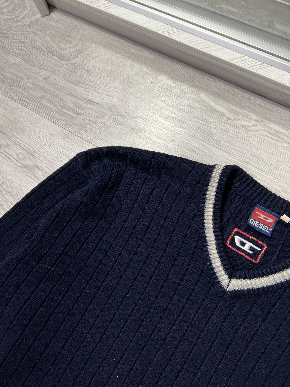 Diesel Vintage Y2K Diesel V-Neck Knitted Sweater Size US L / EU 52-54 / 3 - 6 Thumbnail