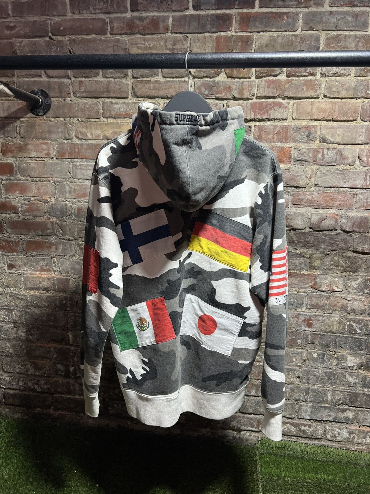 Supreme Supreme Flags Hoodie Size US L / EU 52-54 / 3 - 2 Thumbnail