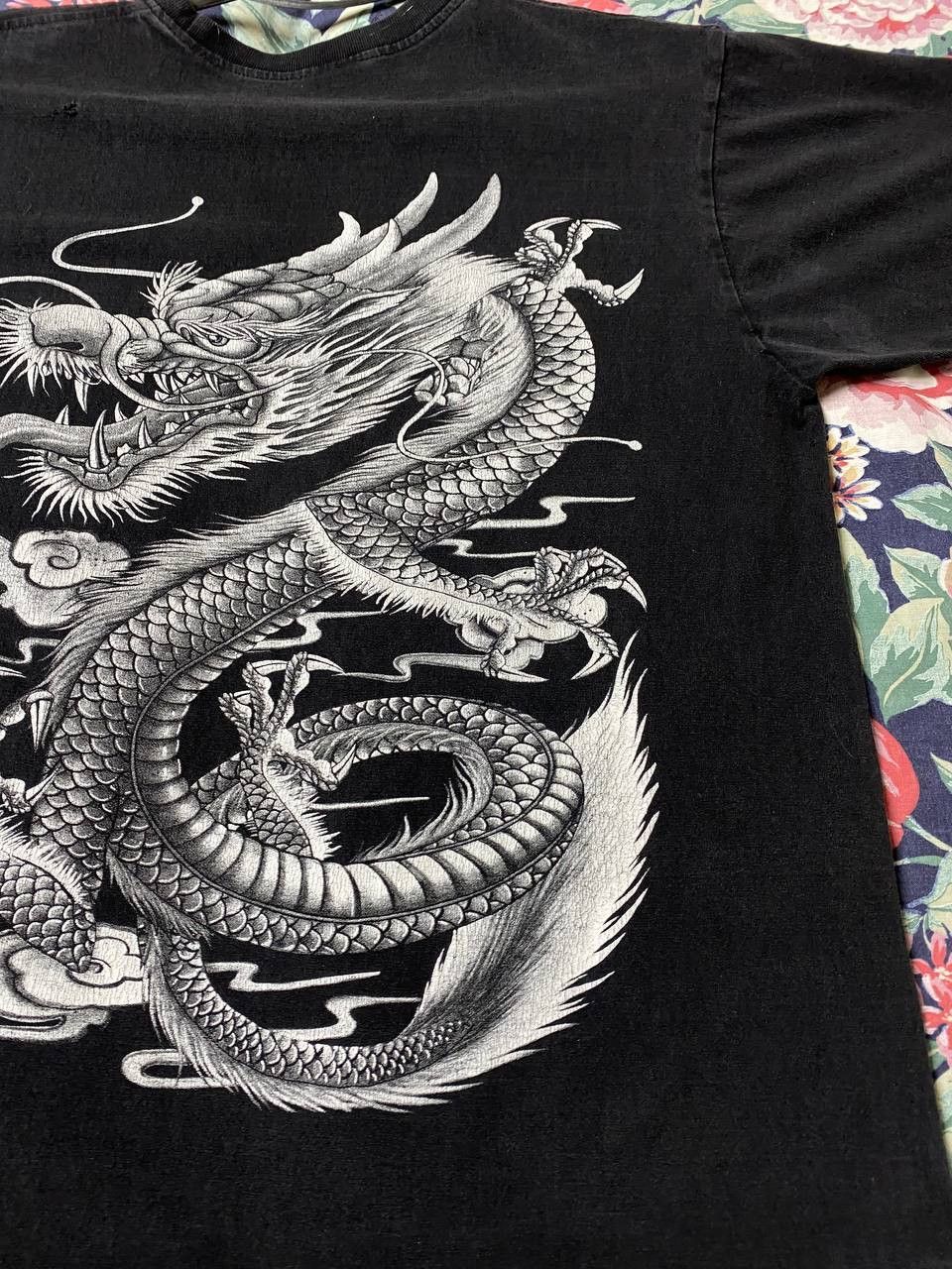 Band Tees × Vintage Vintage streetwear tee Dragon ower print Size US M / EU 48-50 / 2 - 3 Thumbnail
