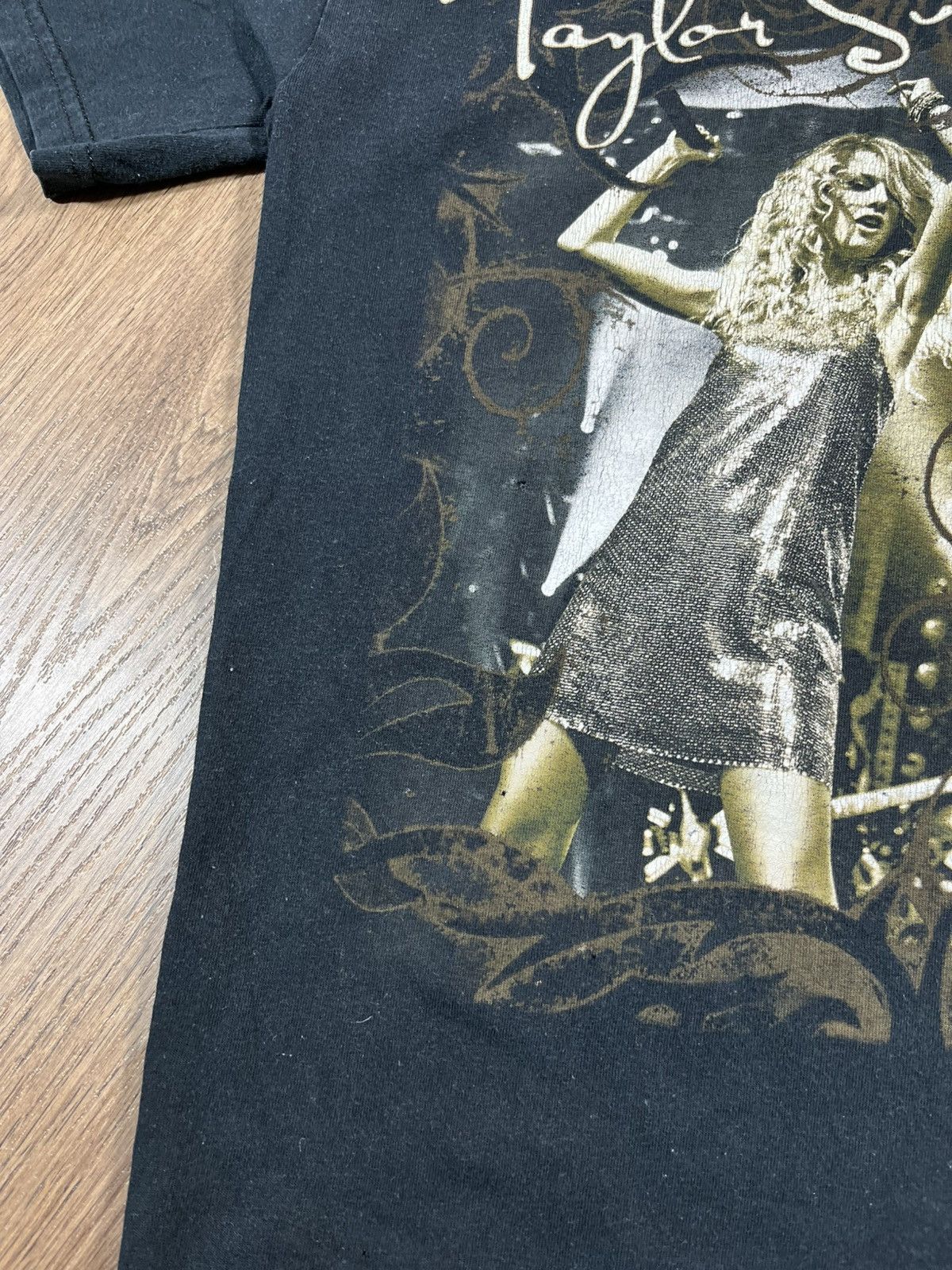Band Tees 🫶Vintage Taylor Swift Fearless Concert Tour Tee 2009 Size US S / EU 44-46 / 1 - 6 Thumbnail
