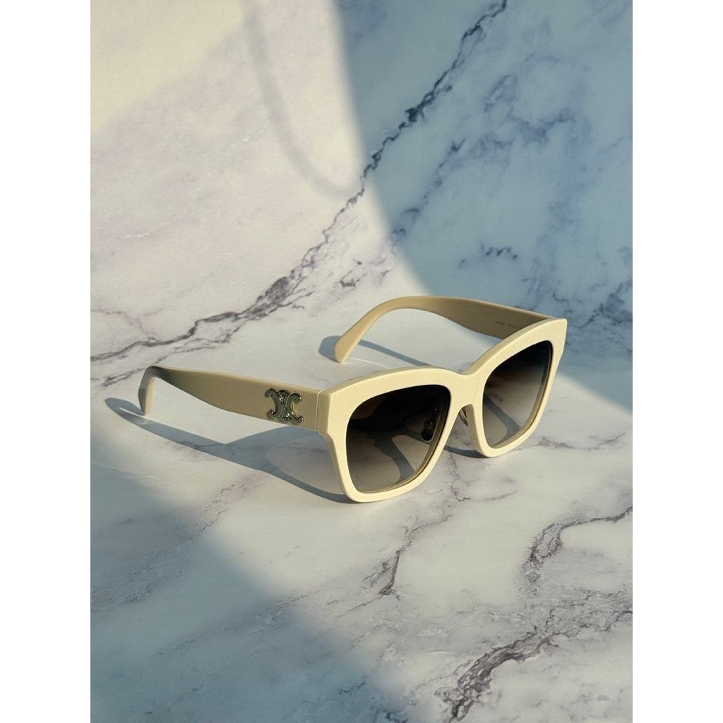 Celine NEW Celine CL40253F Triomphe Cat Eye Ivory White Sunglasses Size ONE SIZE - 8 Thumbnail