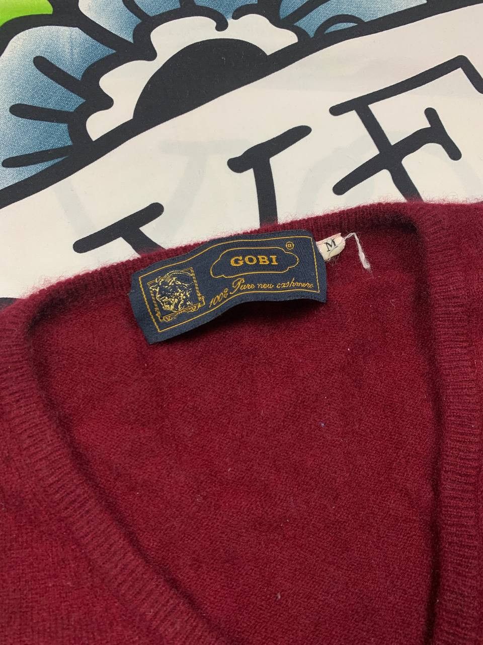 Vintage Vintage Gobi Mongolian pure cashmere v-neck sweater Size M Size M / US 6-8 / IT 42-44 - 2 Thumbnail