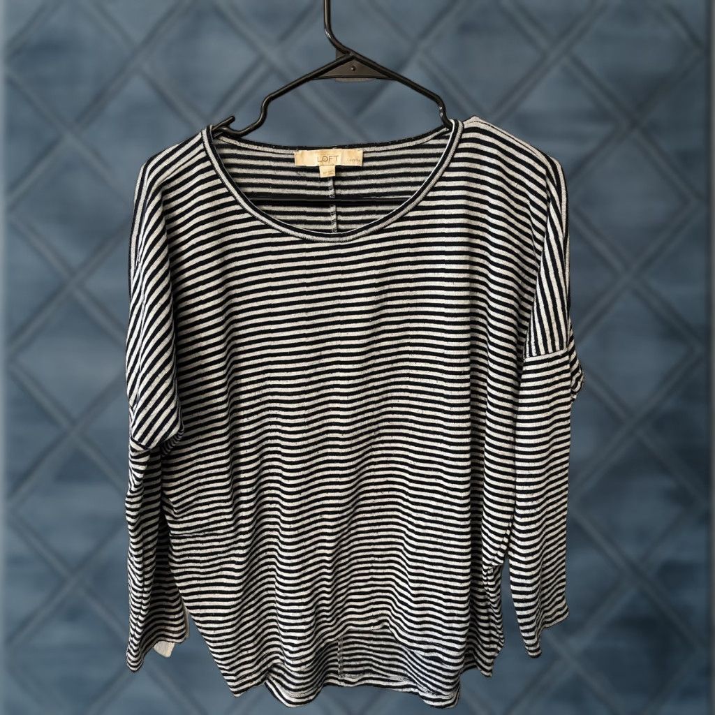 Loft VINTAGE Loft Women’s Pullover Long Sleeve Striped Blouse Size PM Blue Size M / US 6-8 / IT 42-44 - 1 Thumbnail