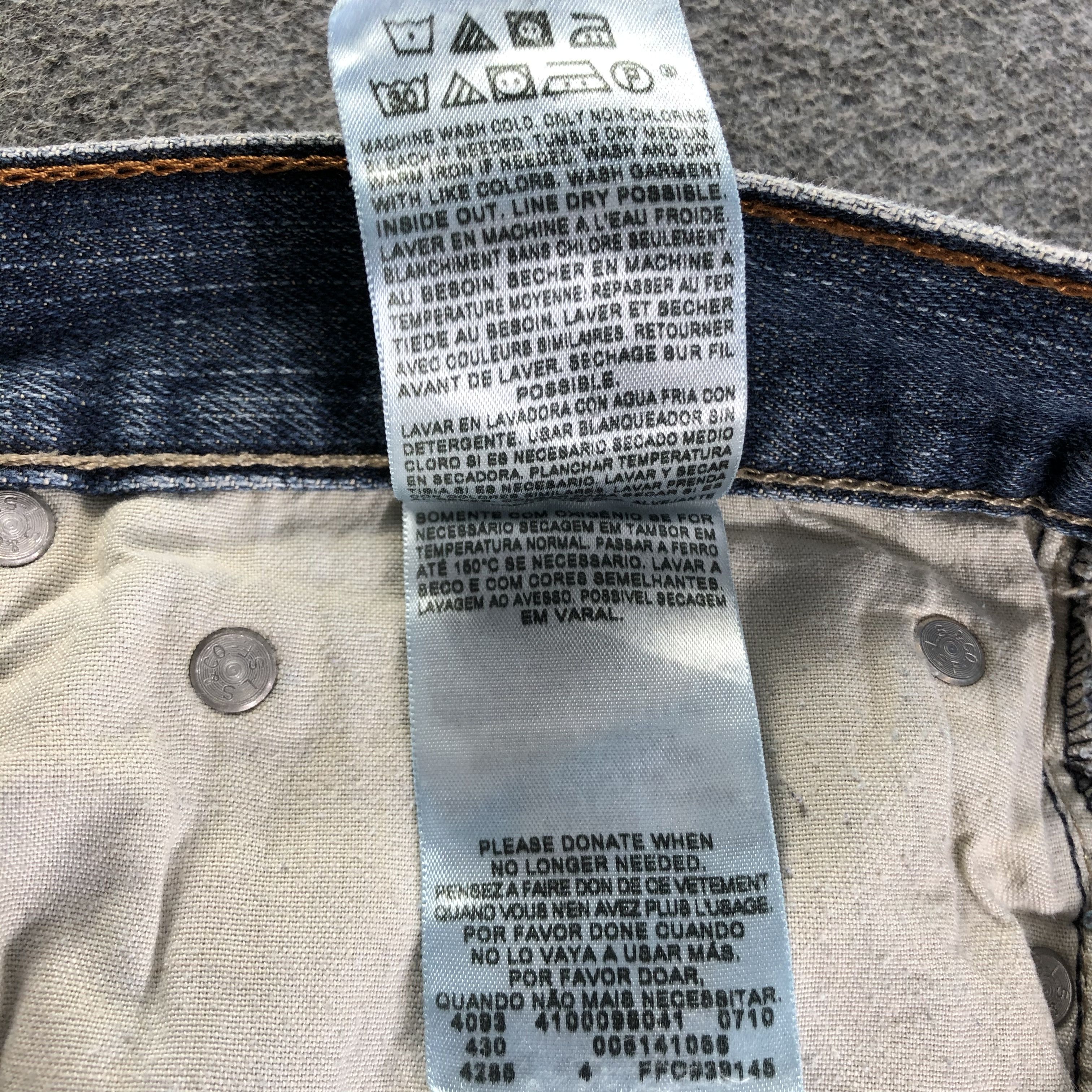 Levi's Vintage Blue Wash Levis 514 Jeans-J3151 Size US 35 - 12 Thumbnail