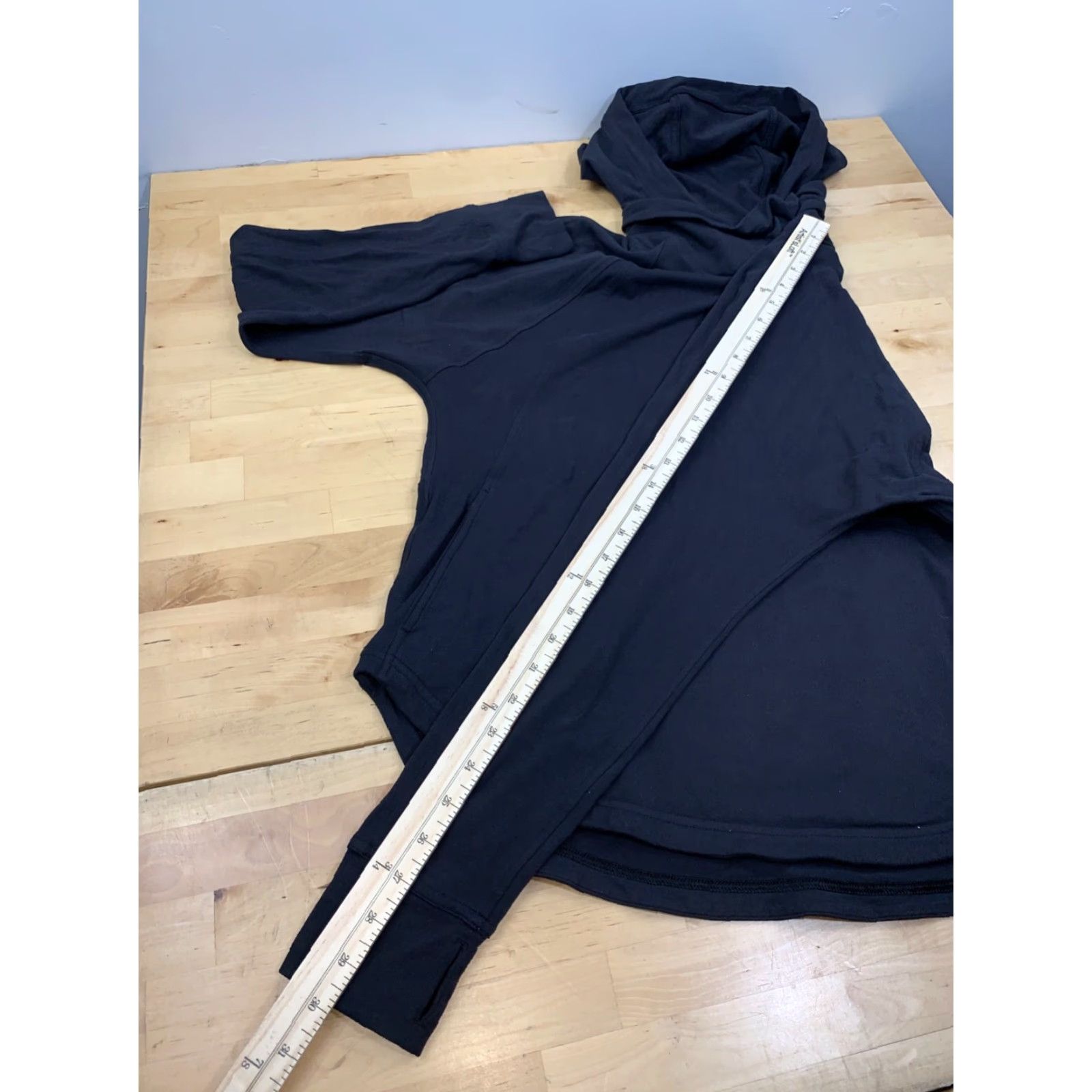 Lululemon Lululemon Hoodie Women 10 Black Pullover Casual Activewear Hooded Pockets Long Sleeve Size L / US 10 / IT 46 - 5 Thumbnail
