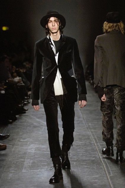 Ann Demeulemeester Ann Demeulemeester AW06 White Trim Velvet Cropped Blazer Size XS / US 0-2 / IT 36-38 - 16 Thumbnail