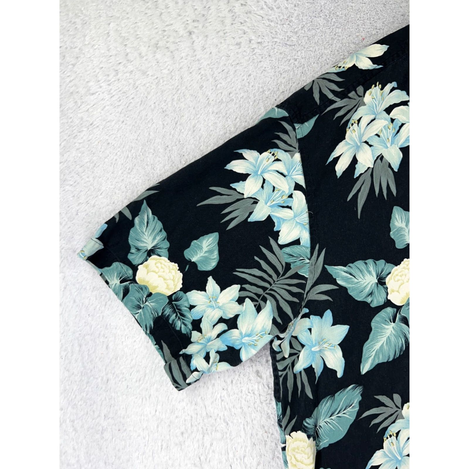 Vintage Wff Shirt Mens 2XL Black Floral Hawaiian Button Up Silk Pocket Classic Aloha Beach Resort Vacation Casual Size US XXL / EU 58 / 5 - 3 Thumbnail