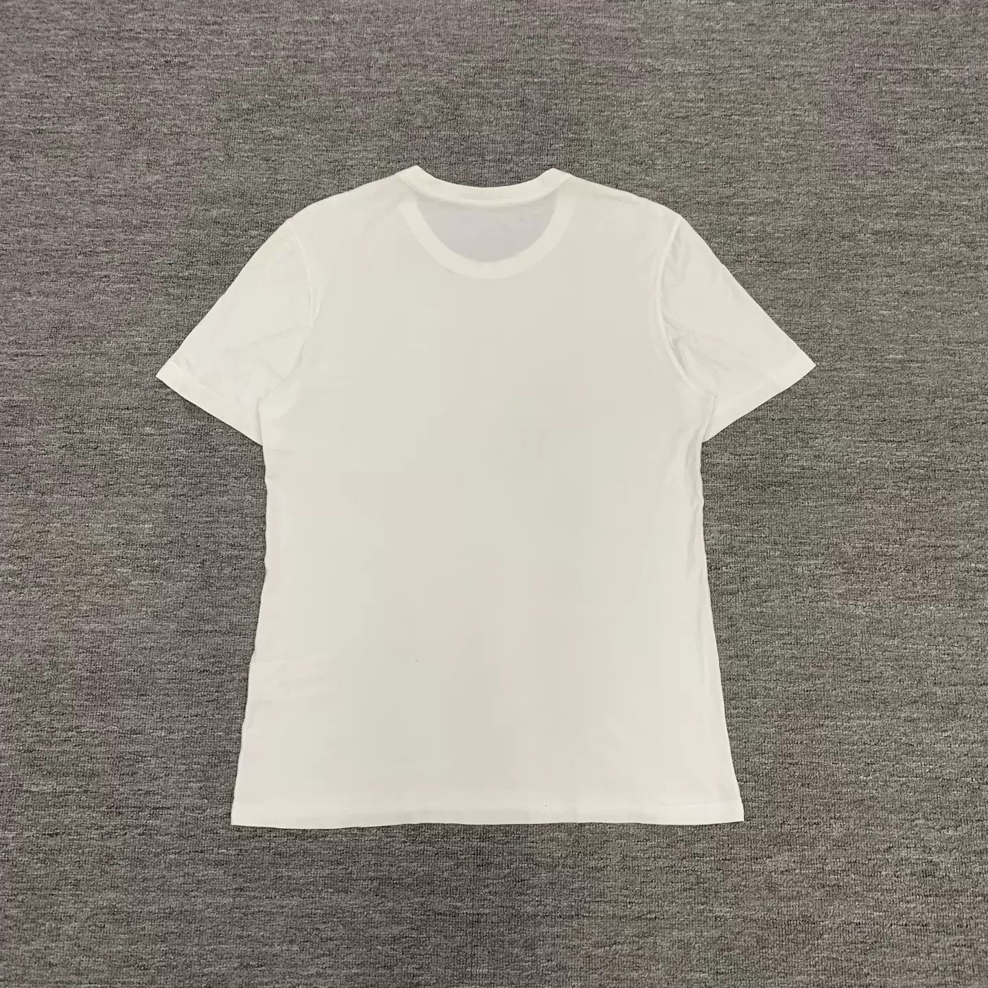 Louis Vuitton LV white chest small logo short L 95 Size US L / EU 52-54 / 3 - 2 Thumbnail