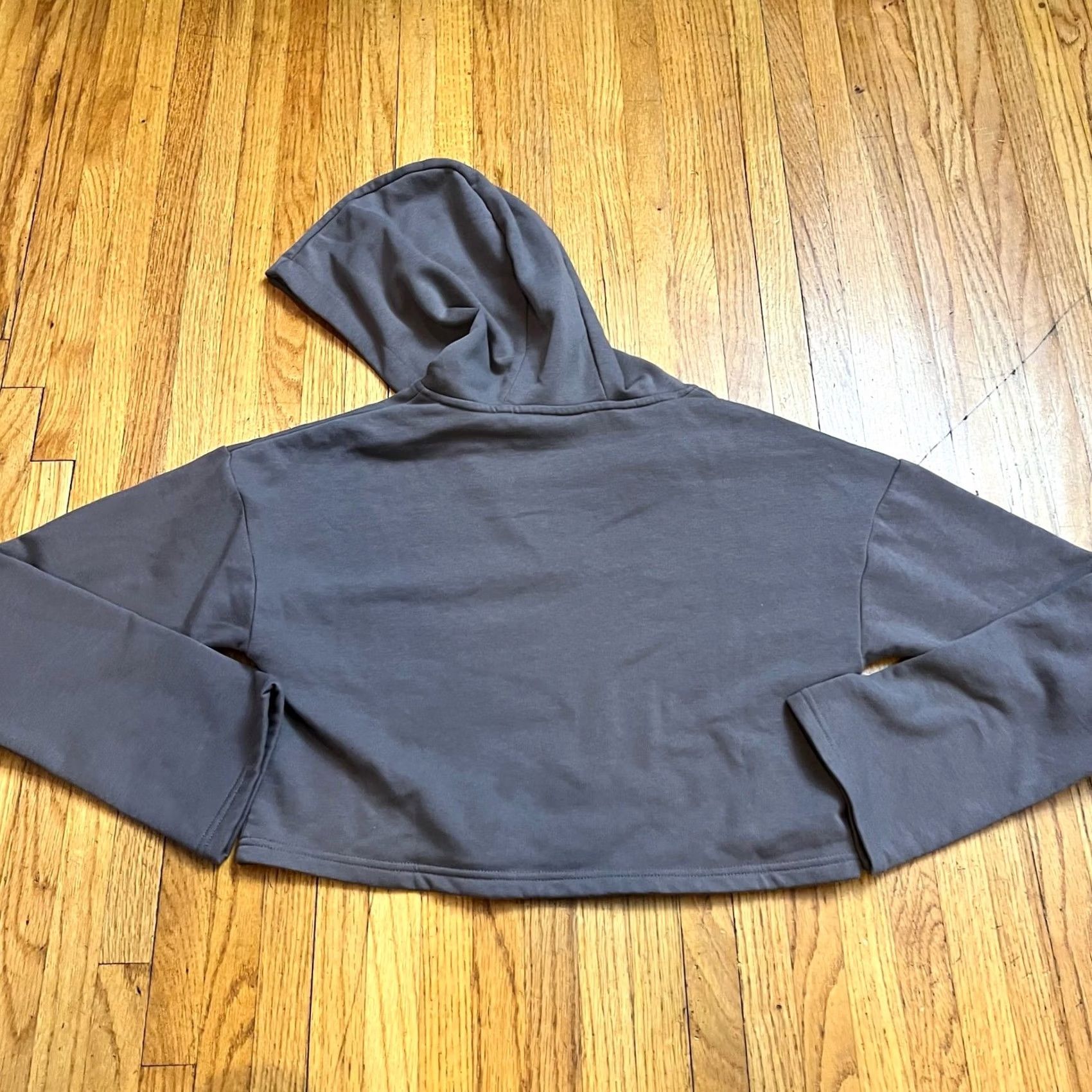 Gymshark Gymshark Hoodie Womens Small Cropped Sweatshirt Gray Purple S Womens Pullover Hoodie Cropped Sweatshirt Gray Purple Size S / US 4 / IT 40 - 3 Thumbnail