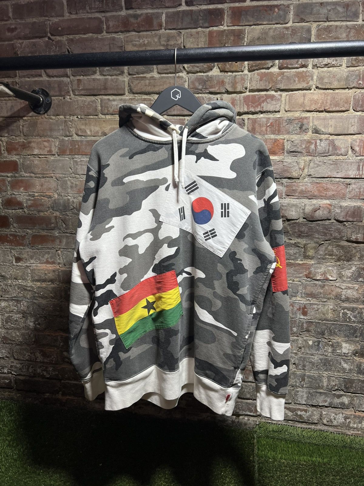 Supreme Supreme Flags Hoodie Size US L / EU 52-54 / 3 - 1 Thumbnail