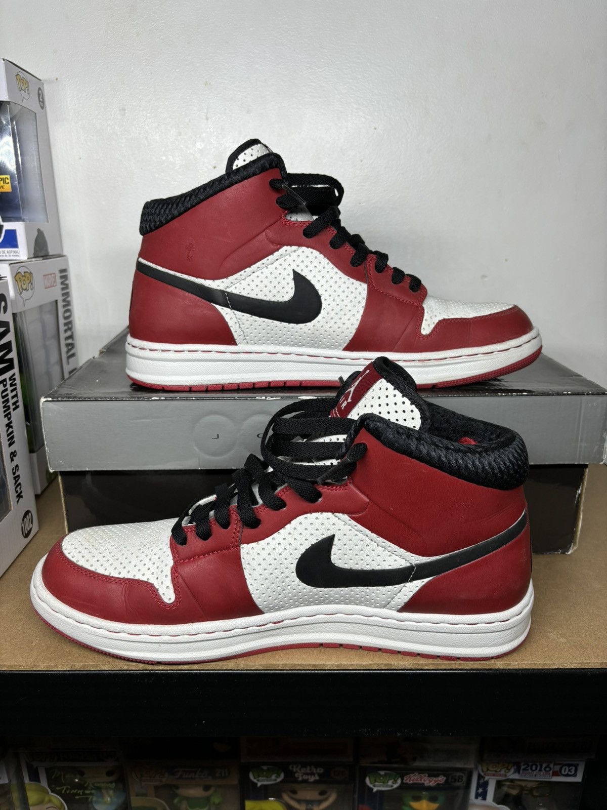 Jordan Brand Jordan Alpha 1 Chicago Size 11 Size US 11 / EU 44 - 2 Thumbnail
