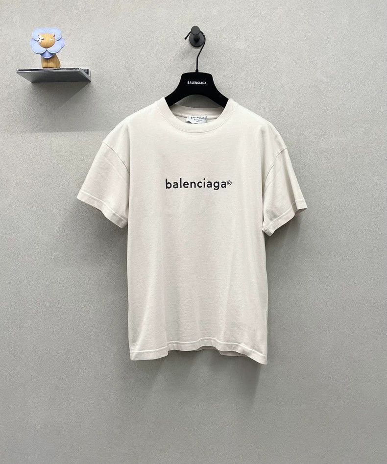 Balenciaga Balenciaga Light beige short sleeve Size US XS / EU 42 / 0 - 1 Thumbnail