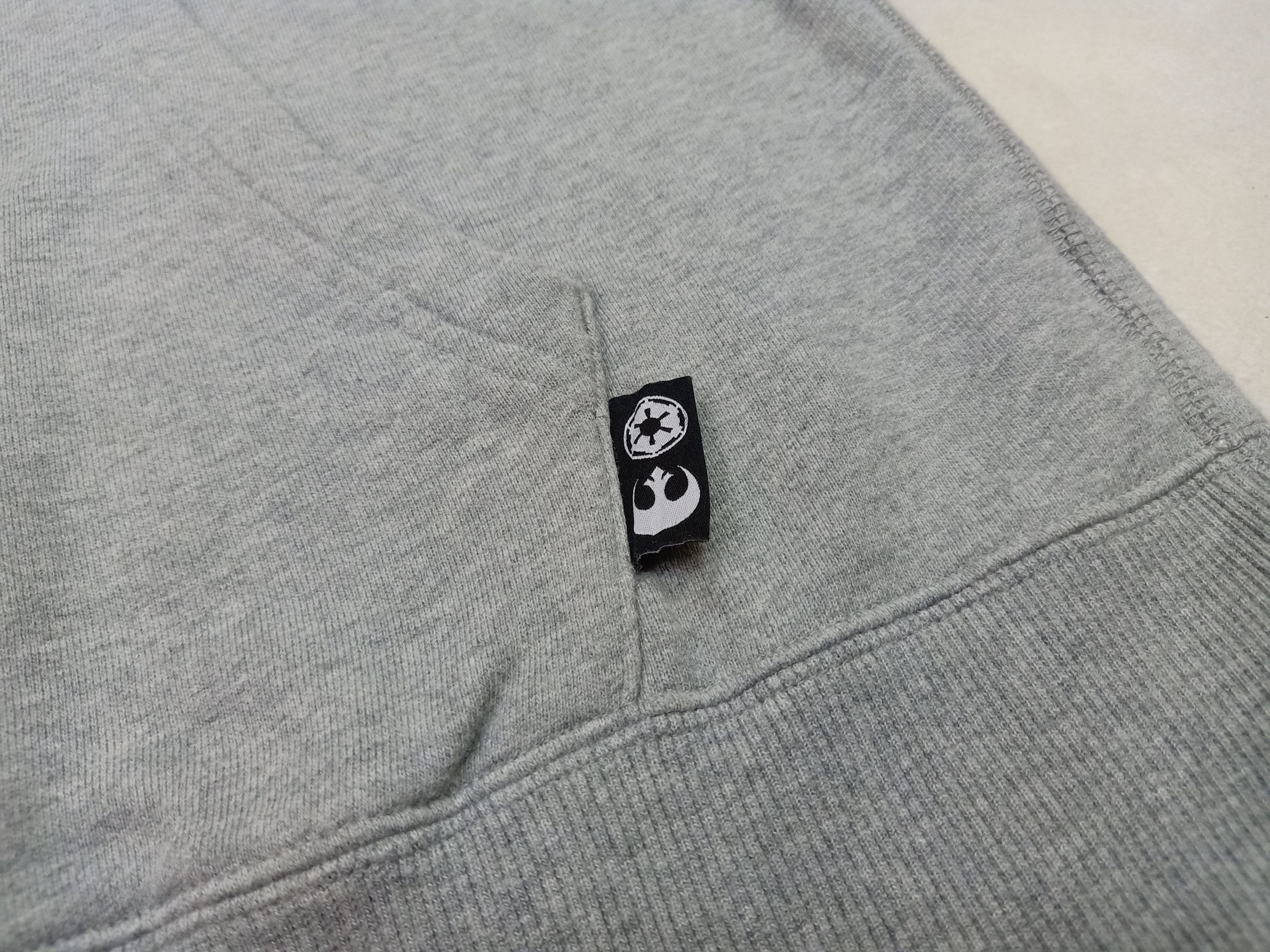 Star Wars × Uniqlo STAR WARS X UT Uniqlo May The Force Be With You Hoodie Size US L / EU 52-54 / 3 - 5 Thumbnail