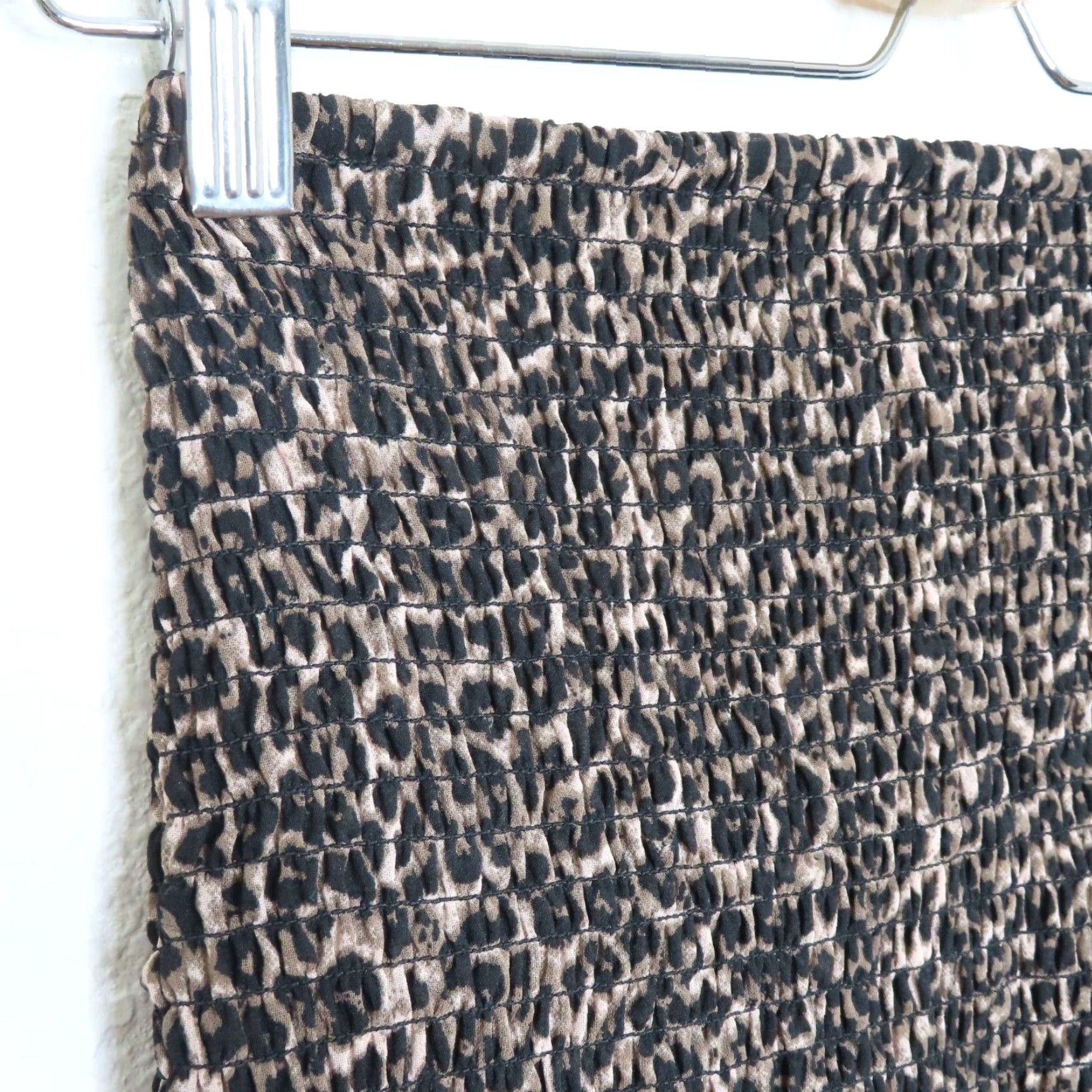 Guess **GUESS Women's Small Brown Leopard Sketched Smocked Skirt NEW** User: **GUESS Women's Small Brown Leopard Smocked Skirt NEW** Size 28" / US 6 / IT 42 - 2 Thumbnail