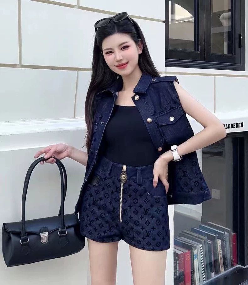 Louis Vuitton Louis Vuitton 23 dark blue logo presbyopic cotton casual d Size 39" - 8 Thumbnail