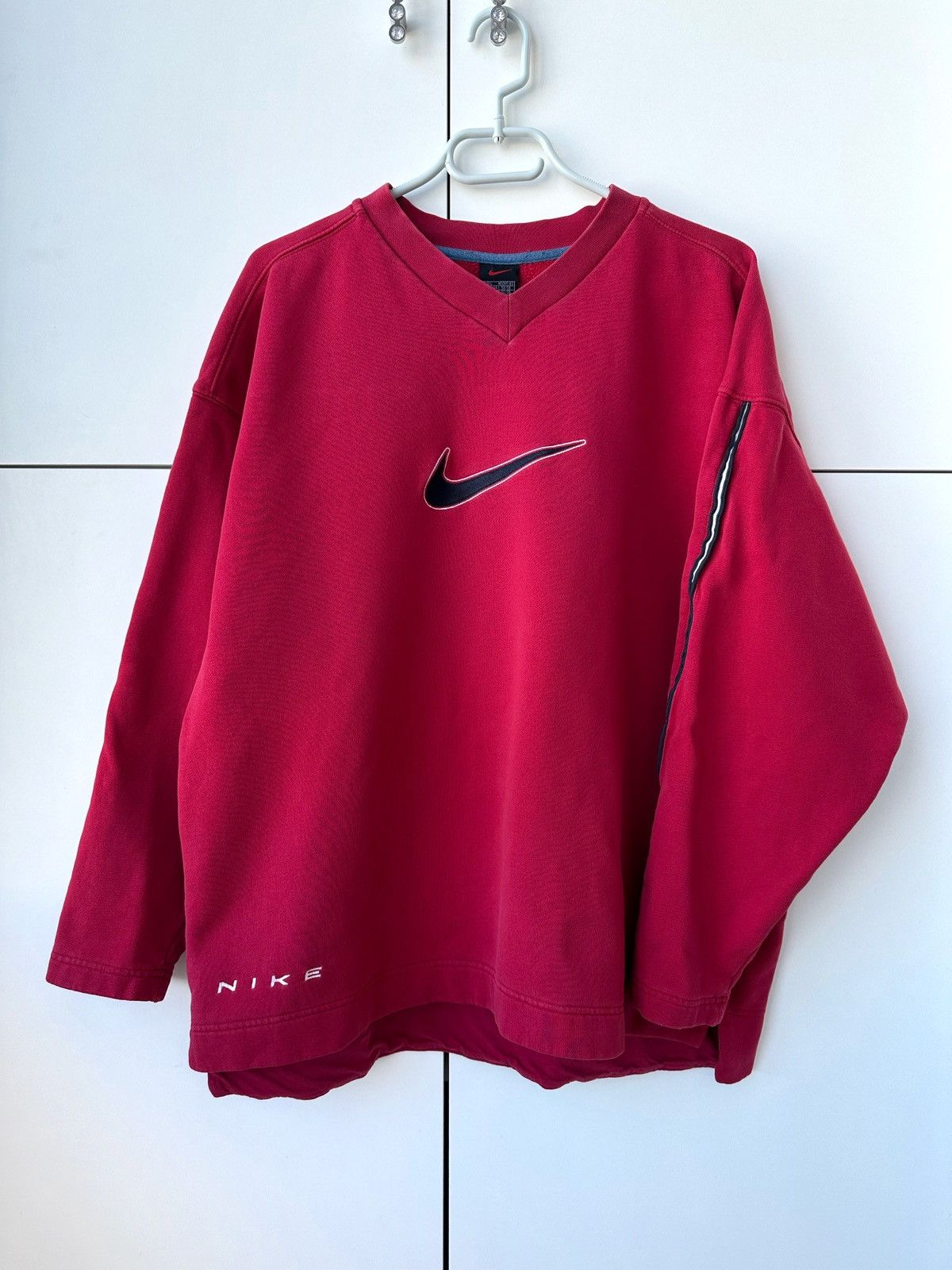 Nike Vintage 90’s Nike Y2k Big Swoosh Sweatshirt Size US L / EU 52-54 / 3 - 1 Thumbnail