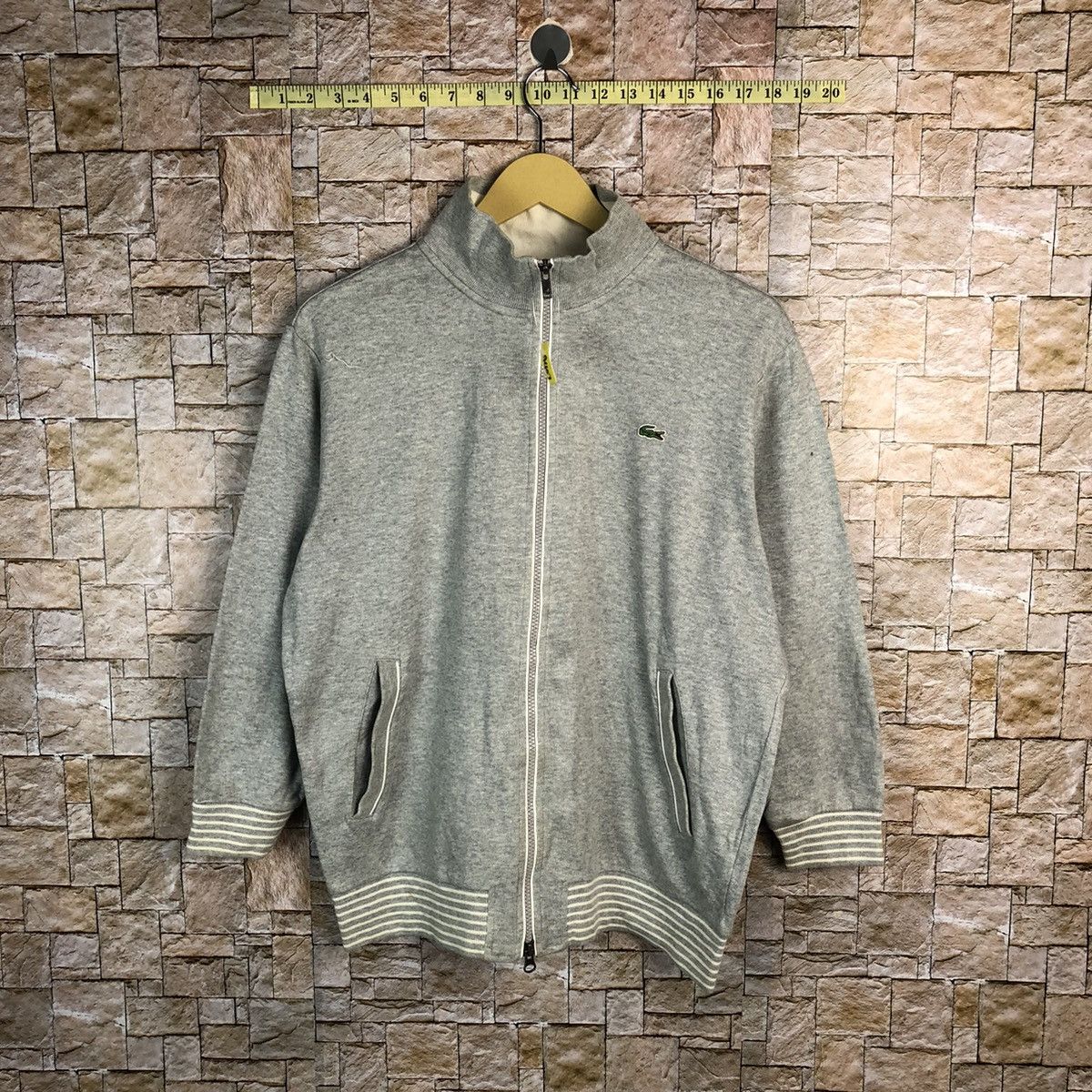Lacoste Lacoste vintage streetwear Grey sweater #A407 Size US L / EU 52-54 / 3 - 1 Thumbnail