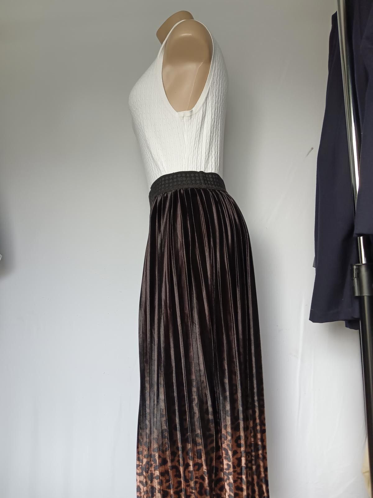 Chicos Chico's Women's Pleated Skirt - Leopard & Black Size 28" / US 6 / IT 42 - 2 Thumbnail