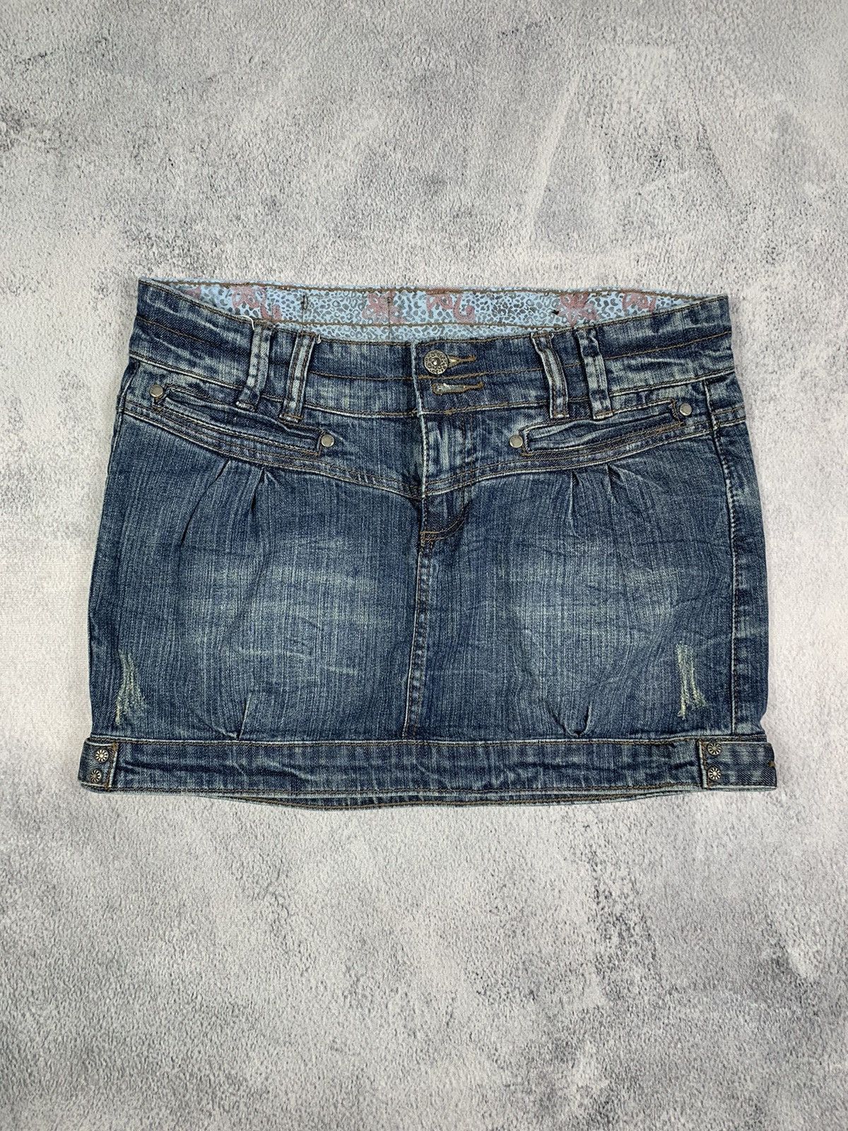 Japanese Brand × Vintage Vintage Y2K denim mini skirt streetwear style size 32 Size 32" / US 10 / IT 46 - 1 Thumbnail