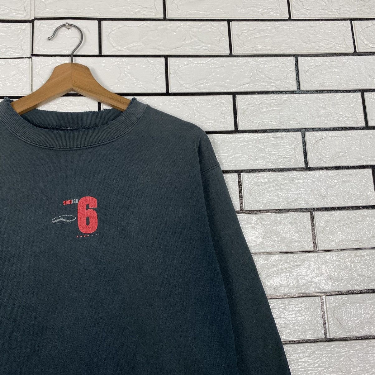 Japanese Brand Vintage Sweatshirt Vans Big Logo Size US M / EU 48-50 / 2 - 7 Thumbnail