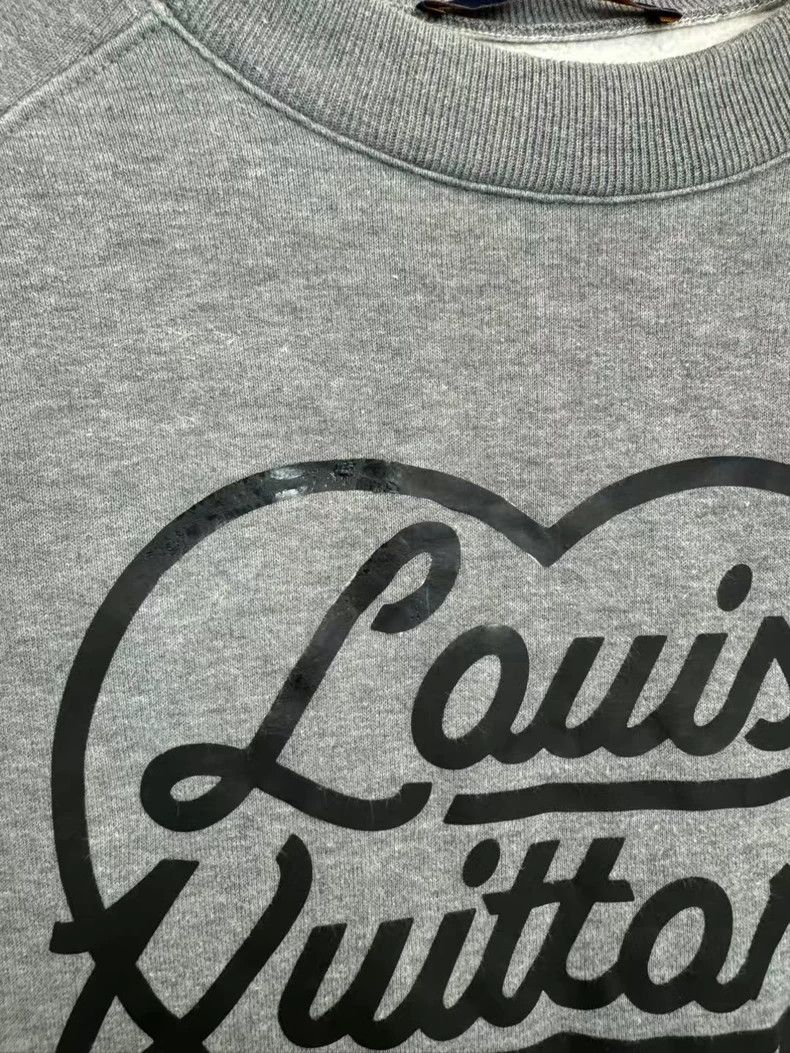 Louis Vuitton louis vuitton Grey Love long sleeves 2501-Nextarrow Size US L / EU 52-54 / 3 - 5 Thumbnail