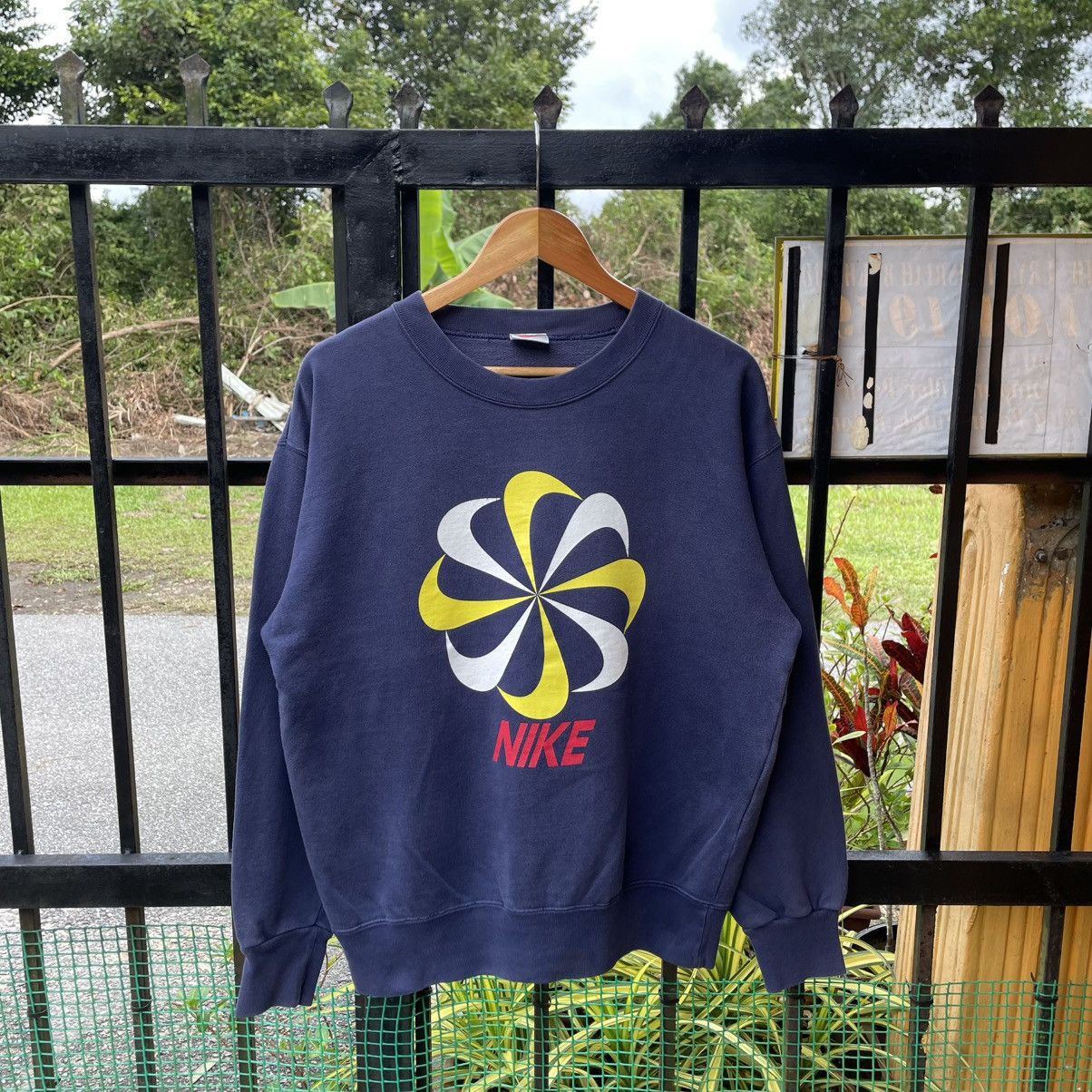 Nike 🔥Vintage 90s Nike Pinwheel Big Logo Crewneck Sweatshirts Size US M / EU 48-50 / 2 - 1 Thumbnail