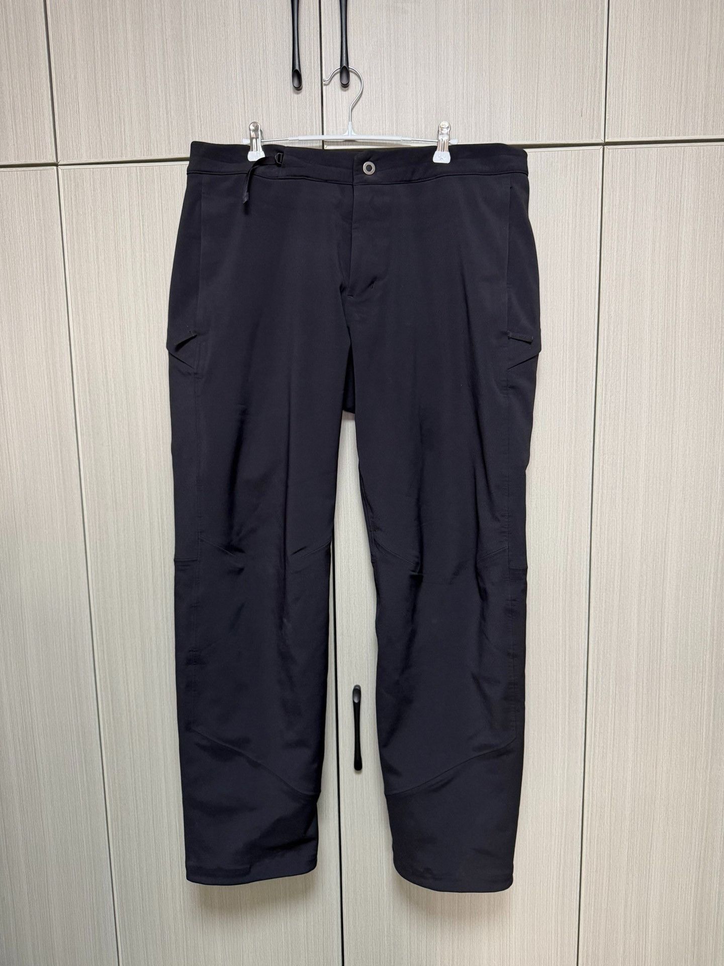Arc'teryx Arc'teryx Black Casual Pants 34 Men Size US 34 / EU 50 - 1 Thumbnail