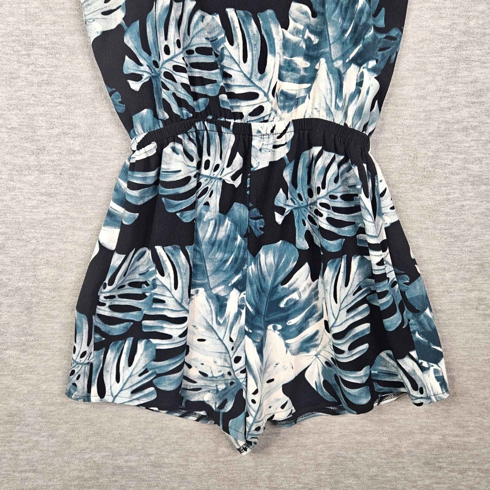Show Me Your MuMu Show Me Your MuMu Women's Tropical Leaf Print Romper Blue White Adjustable Sz S Size 28" / US 6 / IT 42 - 4 Thumbnail