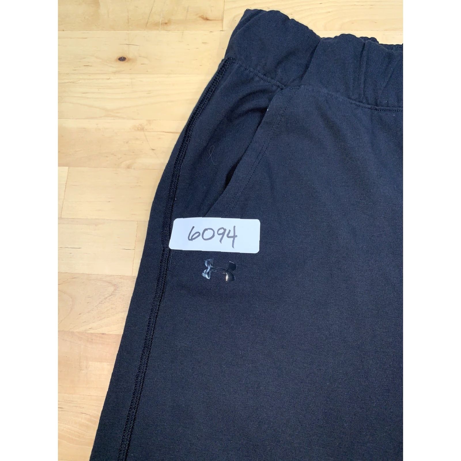 Under Armour Under Armour Pants Womens XS Black Casual Athleisure Sweatpants Size 26" / US 2 / IT 38 - 5 Thumbnail