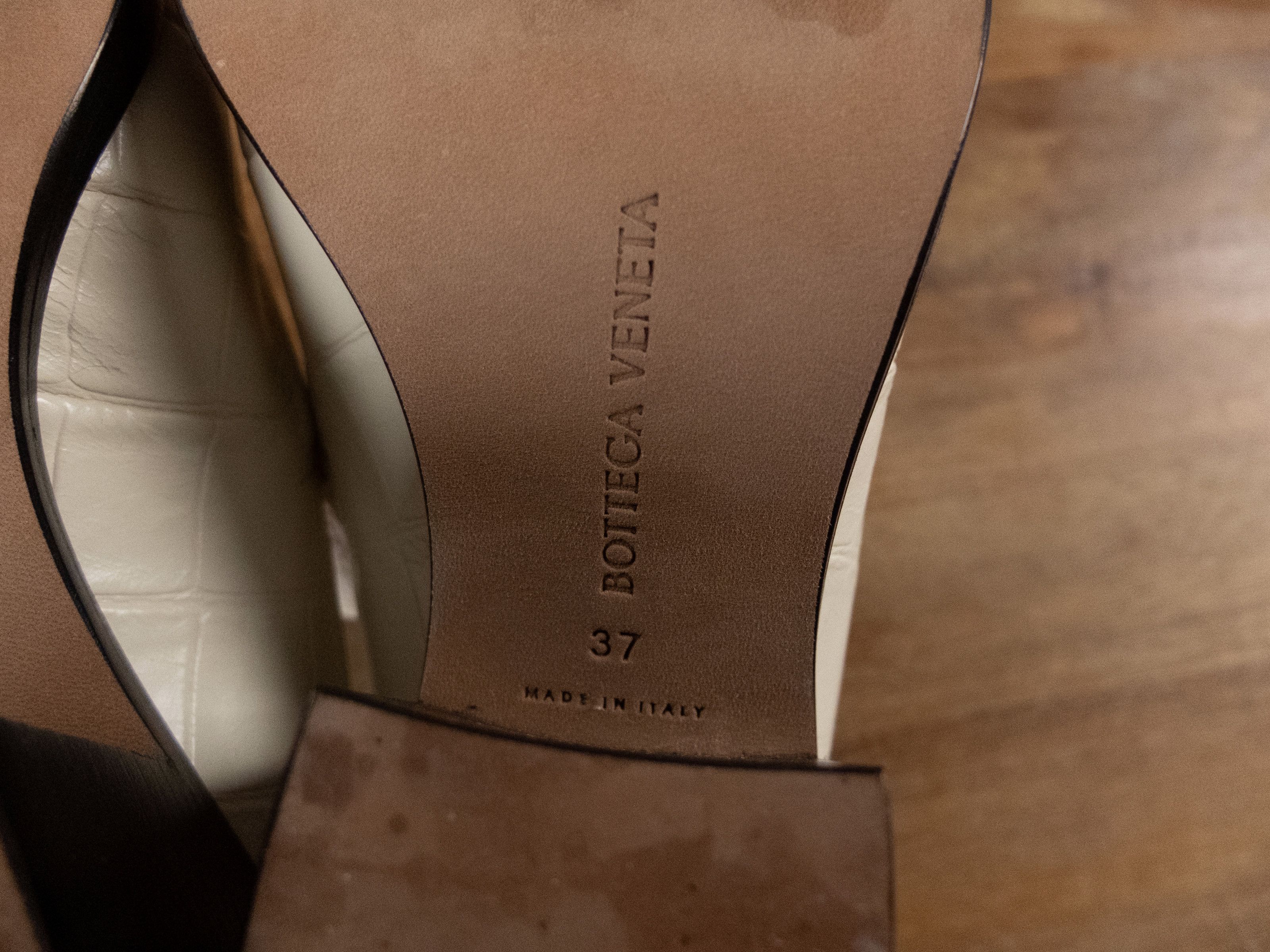 Bottega Veneta BOTTEGA VENETA cream croc embossed leather loafer mules 7 37 Size US 7 / IT 37 - 8 Thumbnail