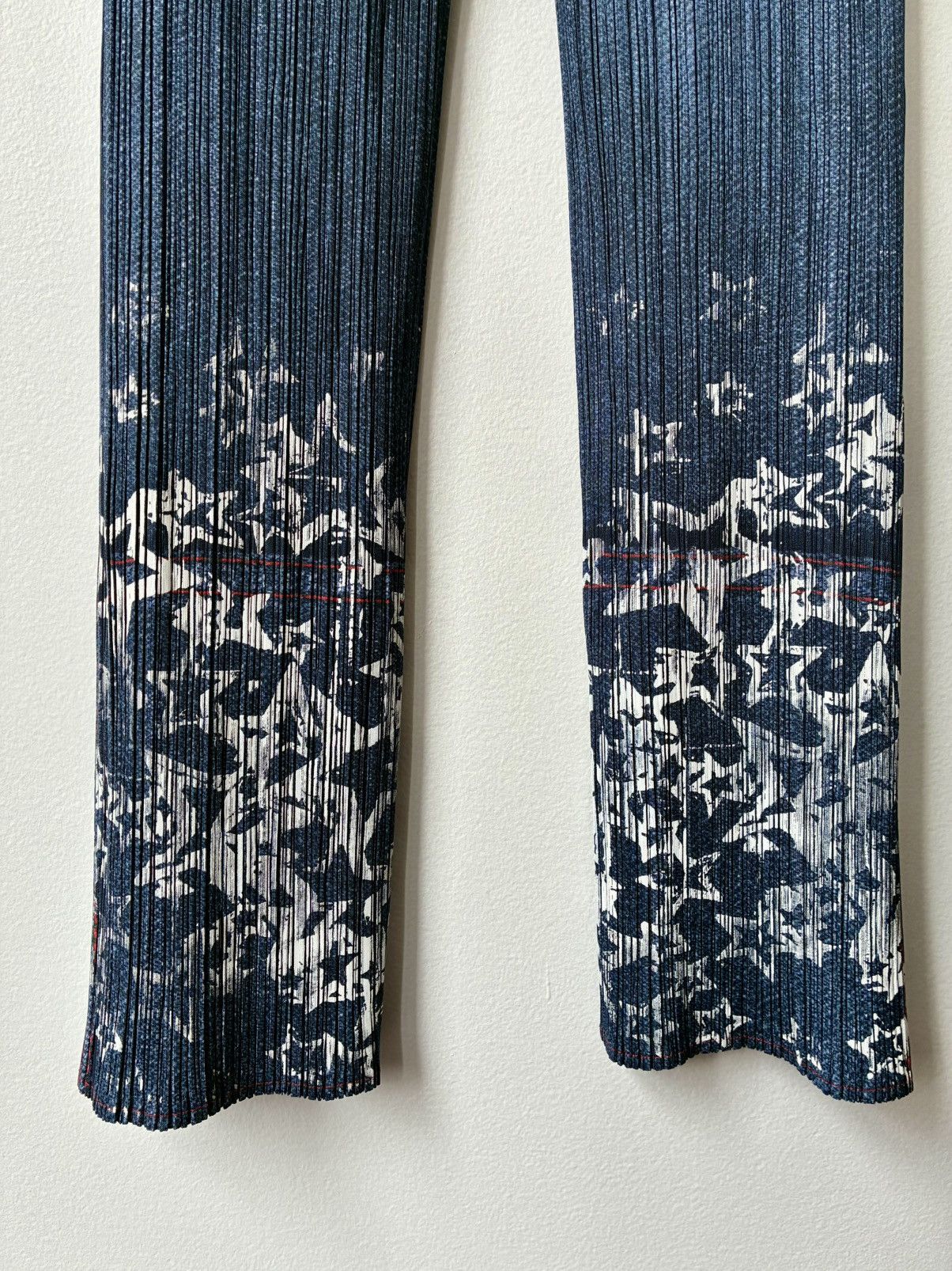 Pleats Please Issey Miyake PLEATS PLEASE Trompe L’Oeil Denim Printed Pants Size US 32 / EU 48 - 24 Thumbnail