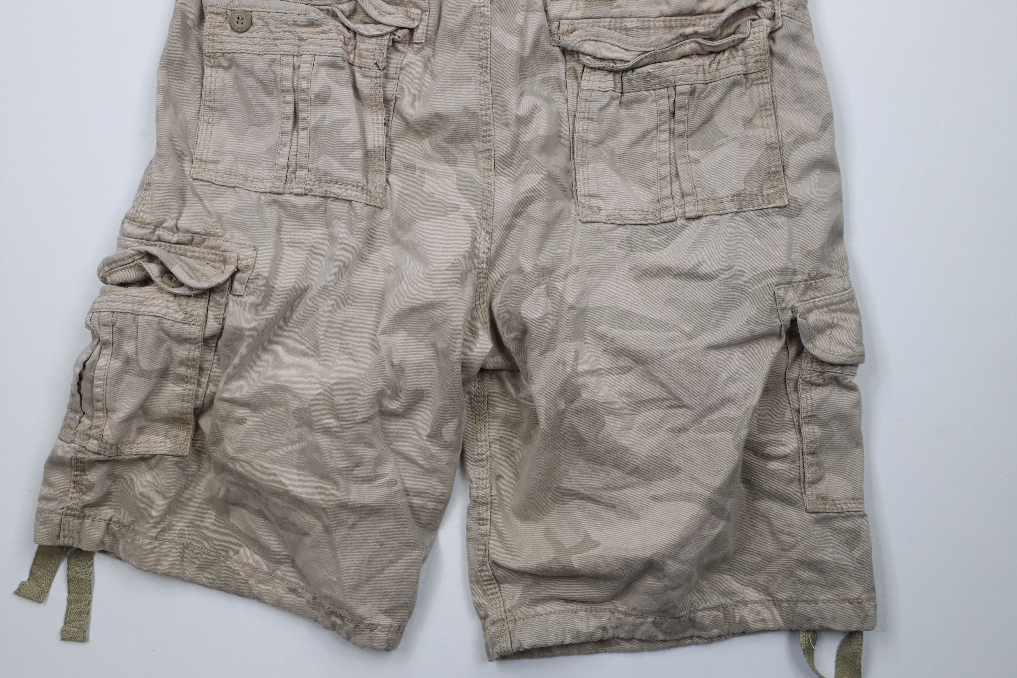 Vintage Vintage Streetwear Heavyweight Camouflage Cargo Shorts Size US 40 / EU 56 - 11 Thumbnail