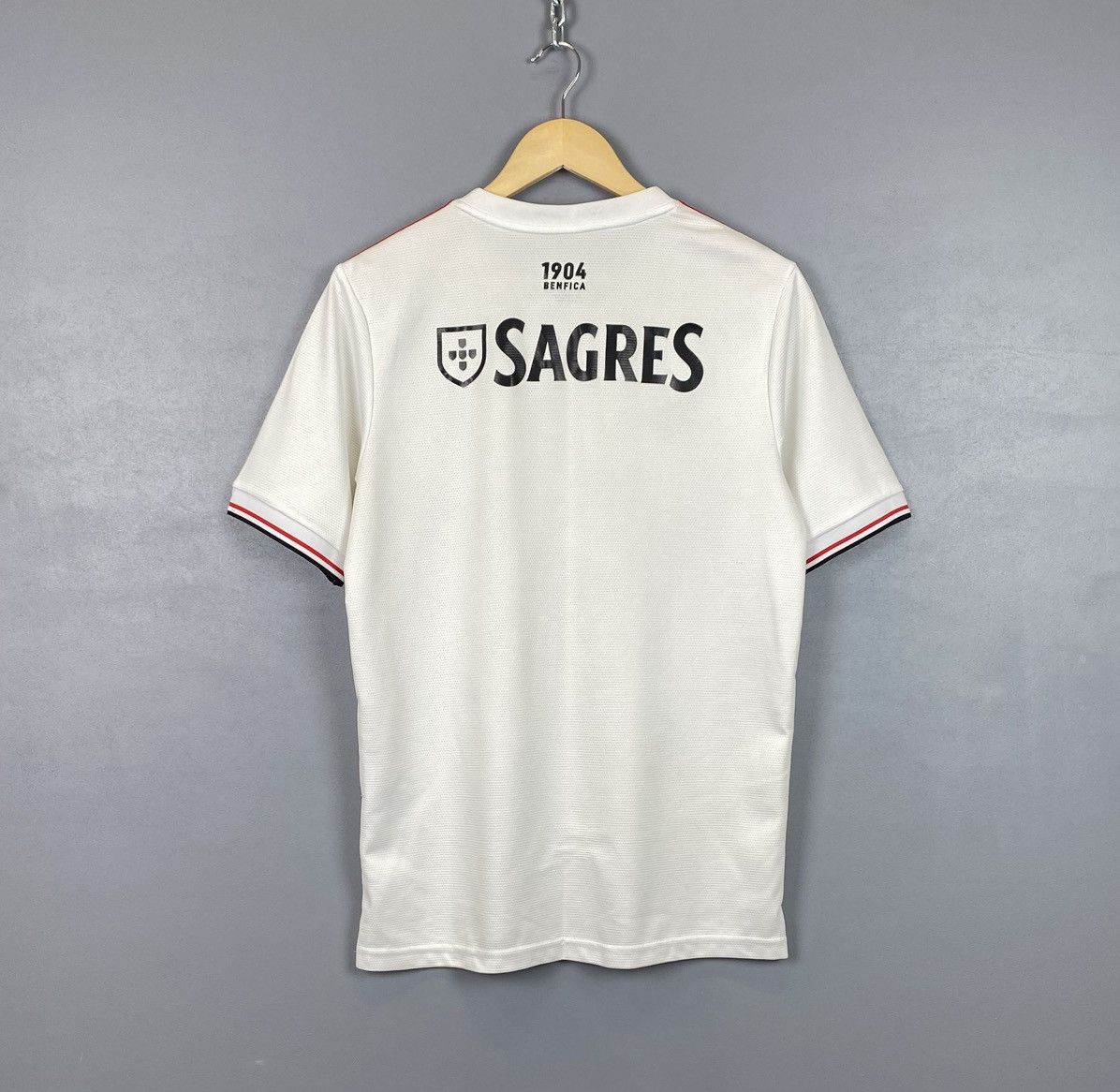 Adidas Adidas Benfica Soccer Football Jersey Shirt Size M White Top Size US M / EU 48-50 / 2 - 11 Thumbnail