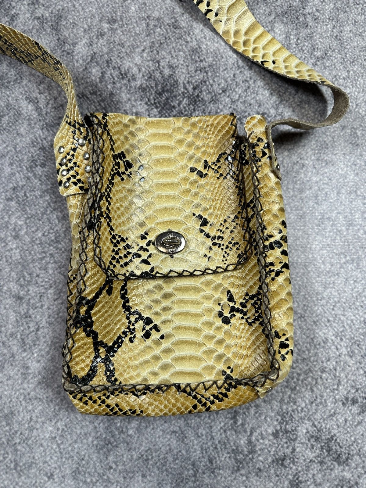 Vintage Vintage 90s Snake Leather Bag Crossbody Streetwear Rare USA Size ONE SIZE - 2 Thumbnail
