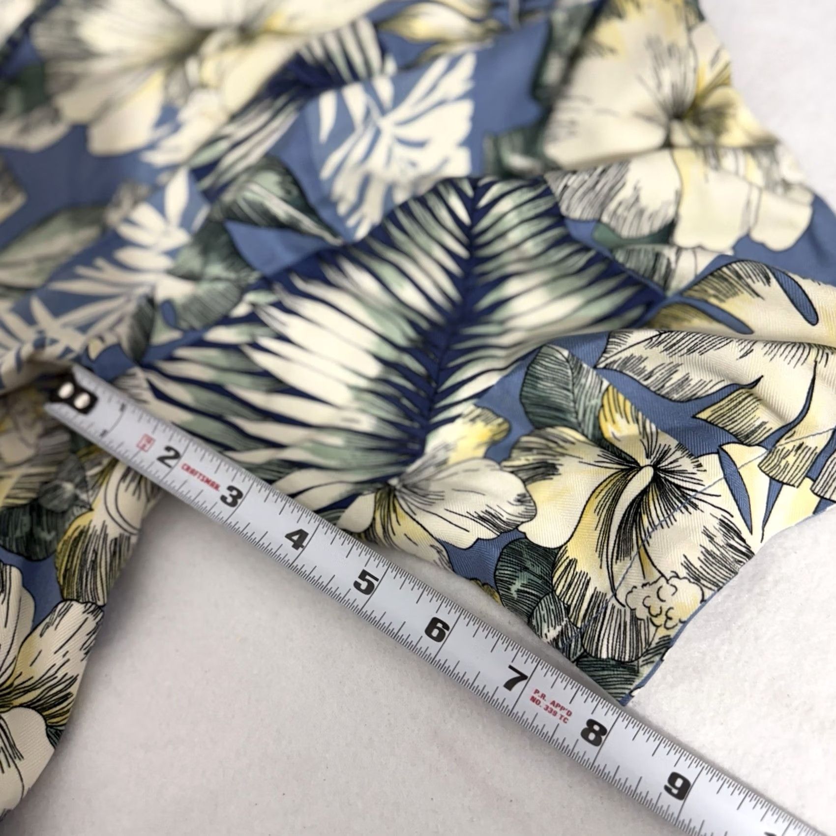 Tommy Bahama Tommy Bahama Hawaiian Shirt Mens L Silk Blue Floral Button-Up Camp Size US L / EU 52-54 / 3 - 4 Thumbnail