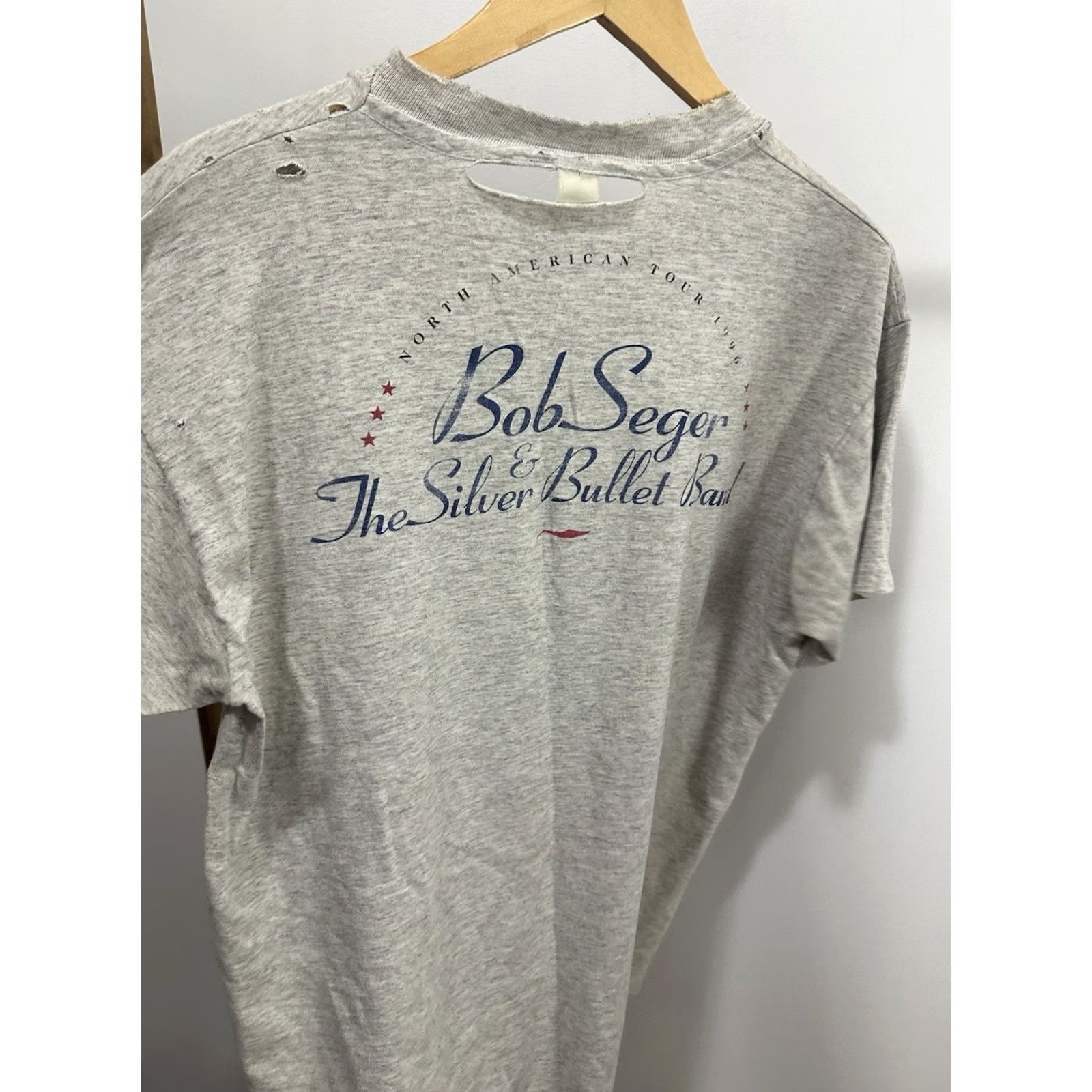 Vintage VTG 90s Bob Seger & The Silver Bullet Band Thrashed Distressed Band T-Shirt L Mens Heather Gray N/A Size US L / EU 52-54 / 3 - 4 Thumbnail