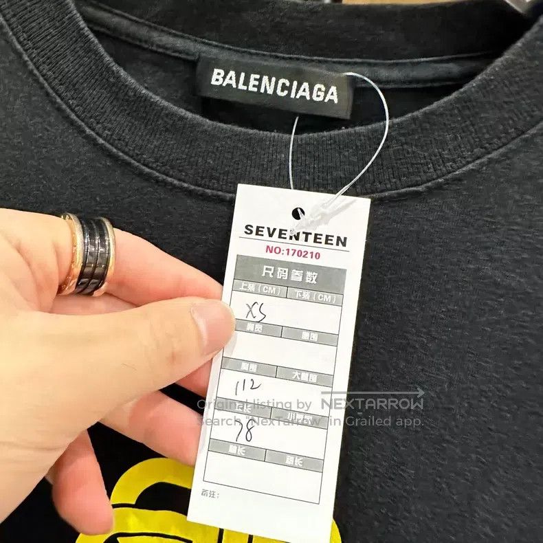 Balenciaga Balenciaga Black and Yellow Lock扣 Letter Short Sleeve Size US XS / EU 42 / 0 - 5 Thumbnail