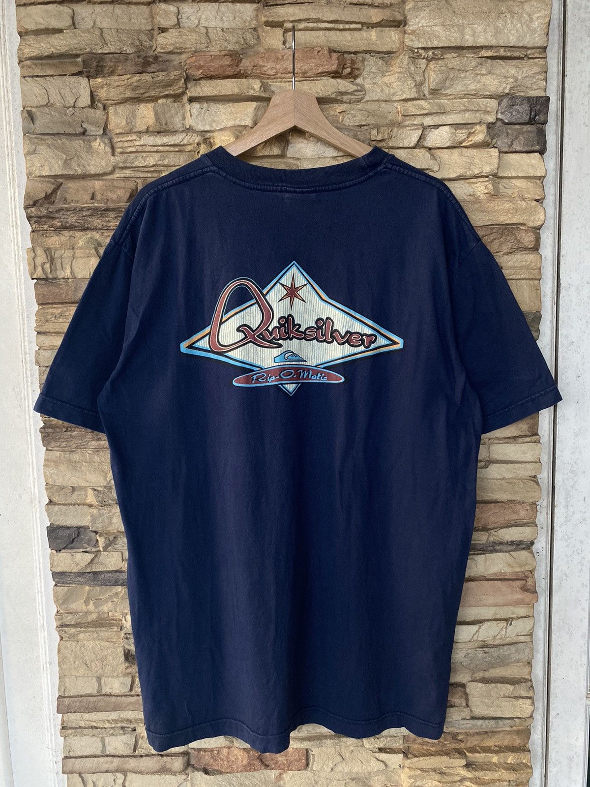 Vintage Vintage 90s Quiksilver Backhit Logo Surfing Tees Size US L / EU 52-54 / 3 - 1 Thumbnail
