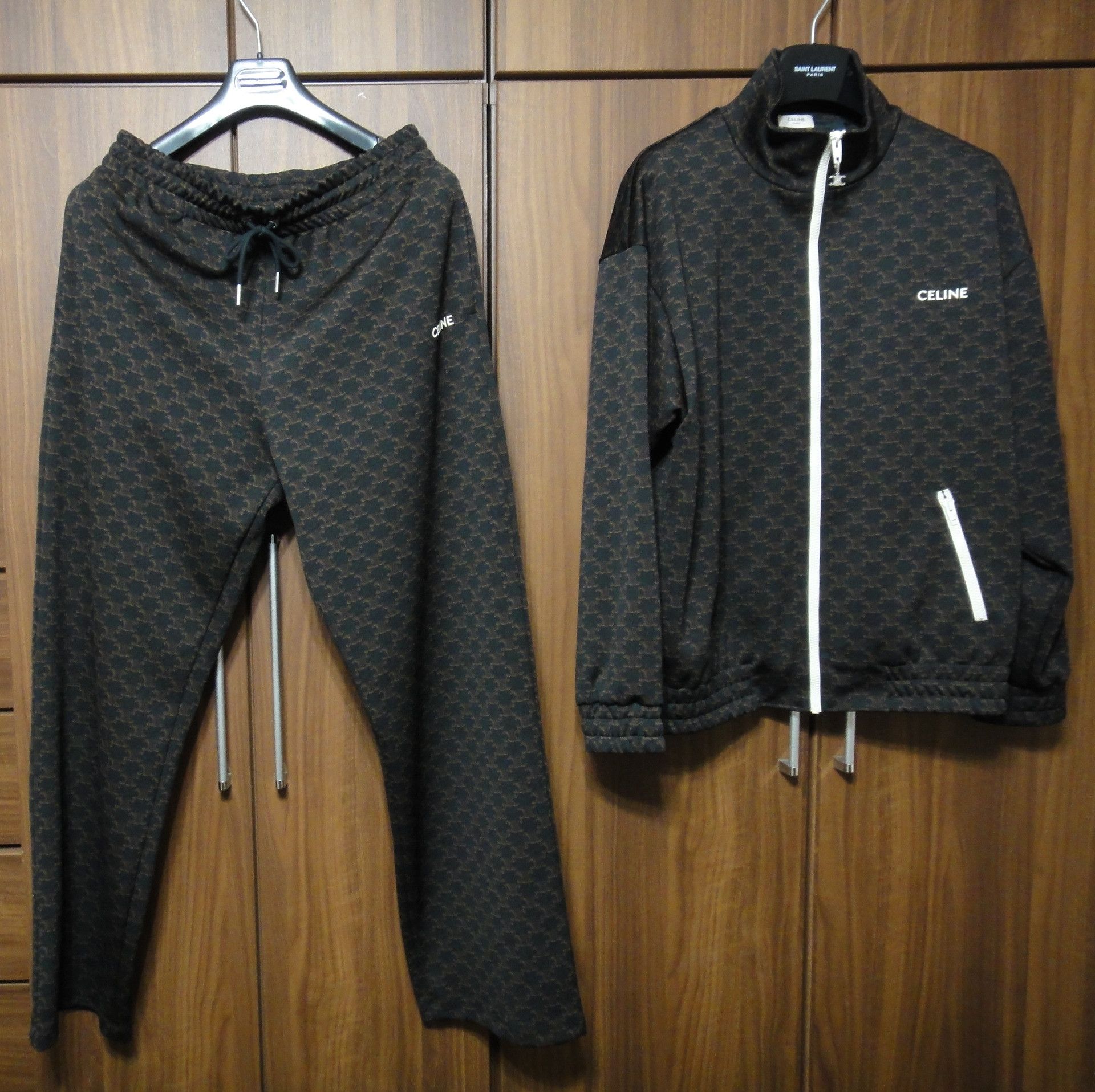 Celine CELINE double-face Triomphe monogram jersey top and bottoms Size US L / EU 52-54 / 3 - 1 Thumbnail