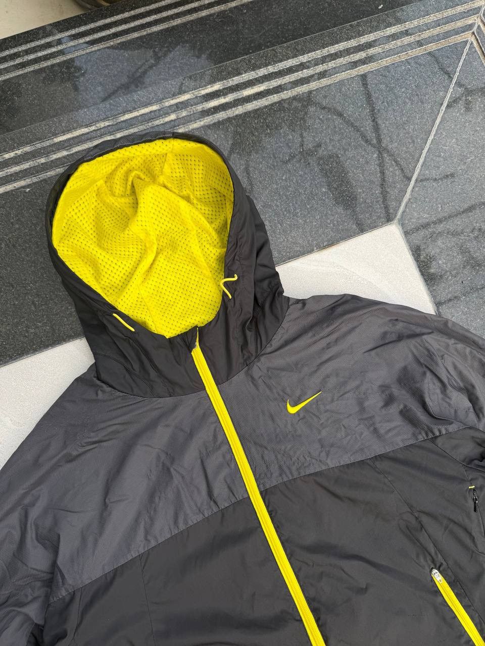 Nike 00s Nike Swoosh Vintage Y2K Hooded Windbreaker Retro Jacket Size US L / EU 52-54 / 3 - 2 Thumbnail